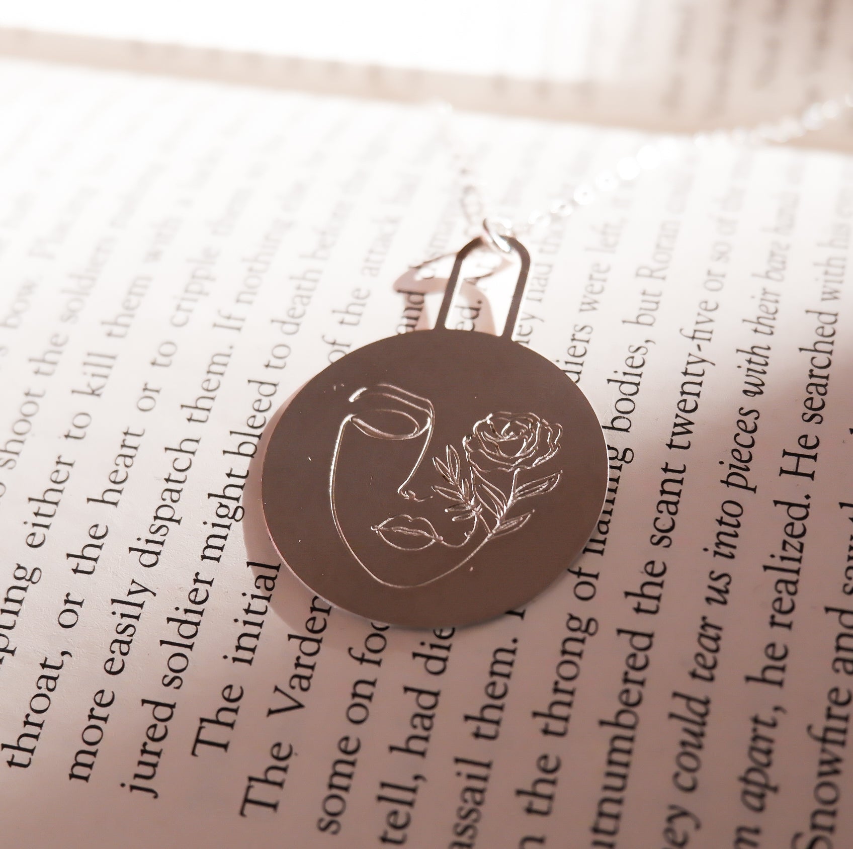 Rael Cohen Feminine Botanical Inspired Pendant In Silver