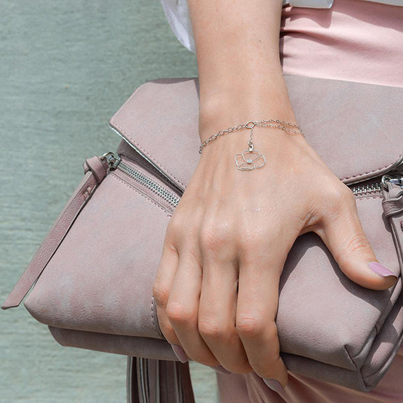 Rael Cohen Dainty Flower Charm Bracelet in Silver