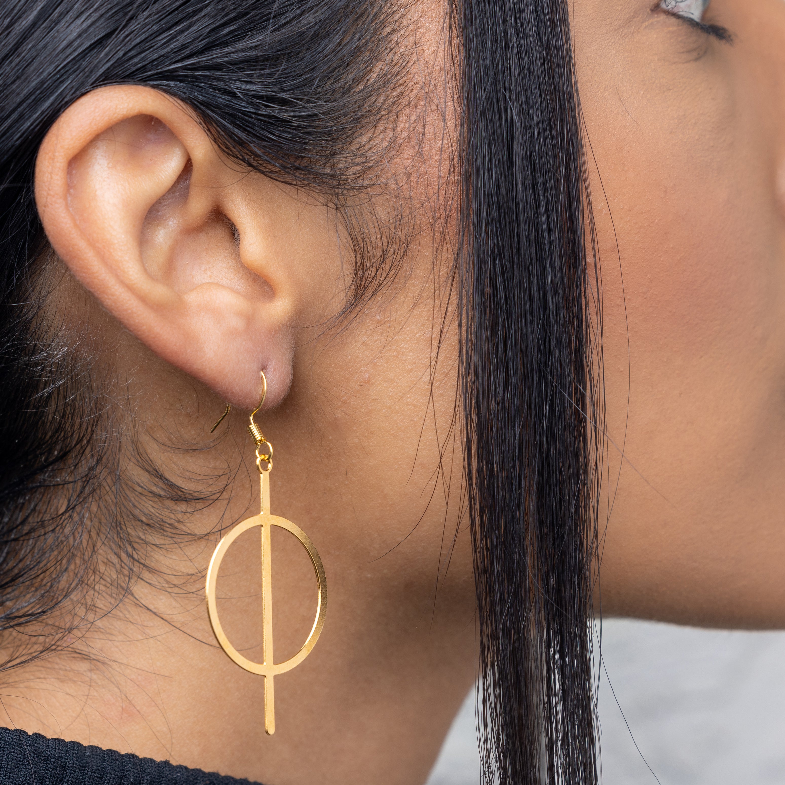 Rael Cohen Greek Inspired Phi Symbol Drop Earrings In Gold